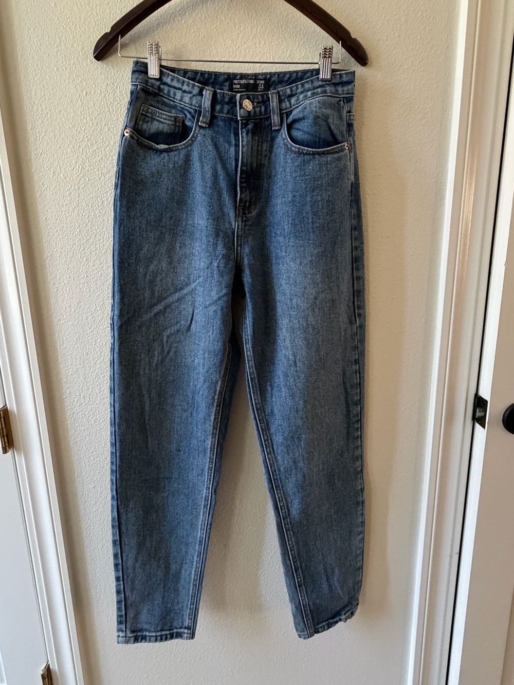 PrettyLittleThing Mom High-Rise Blue Denim Jeans
